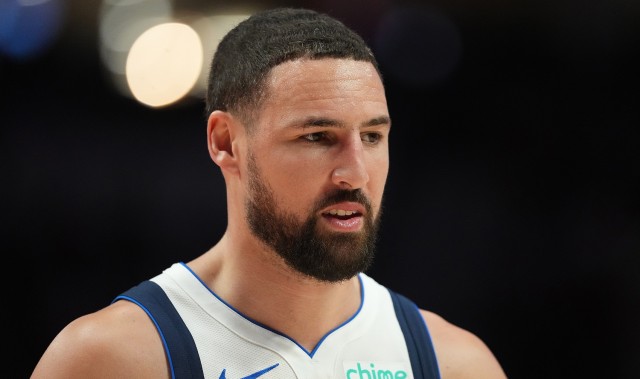 开云体育入口-克莱：我以前休赛期每天起步扔1000个三分球 现在是更多练耐力跑