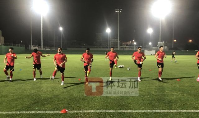 开云官网-尹鸿博董春雨因小伤调整 国足昨晚训练下调强度