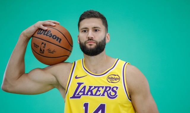 斯玛特：克莱伯展示出终极职业典范 他依然能留在联盟是有原因的