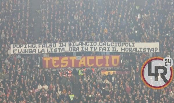 开云官网-罗马球迷横幅嘲讽尤文：兴奋剂、财务造假、电话门，现在你开始装好人